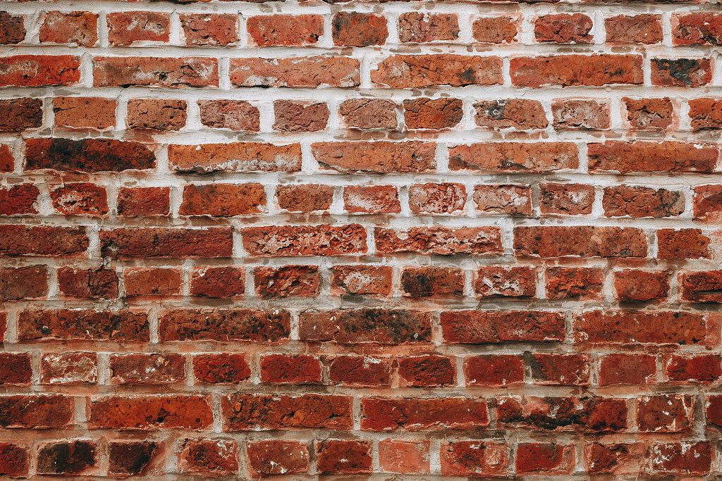 Steam cleaning of brick and stone